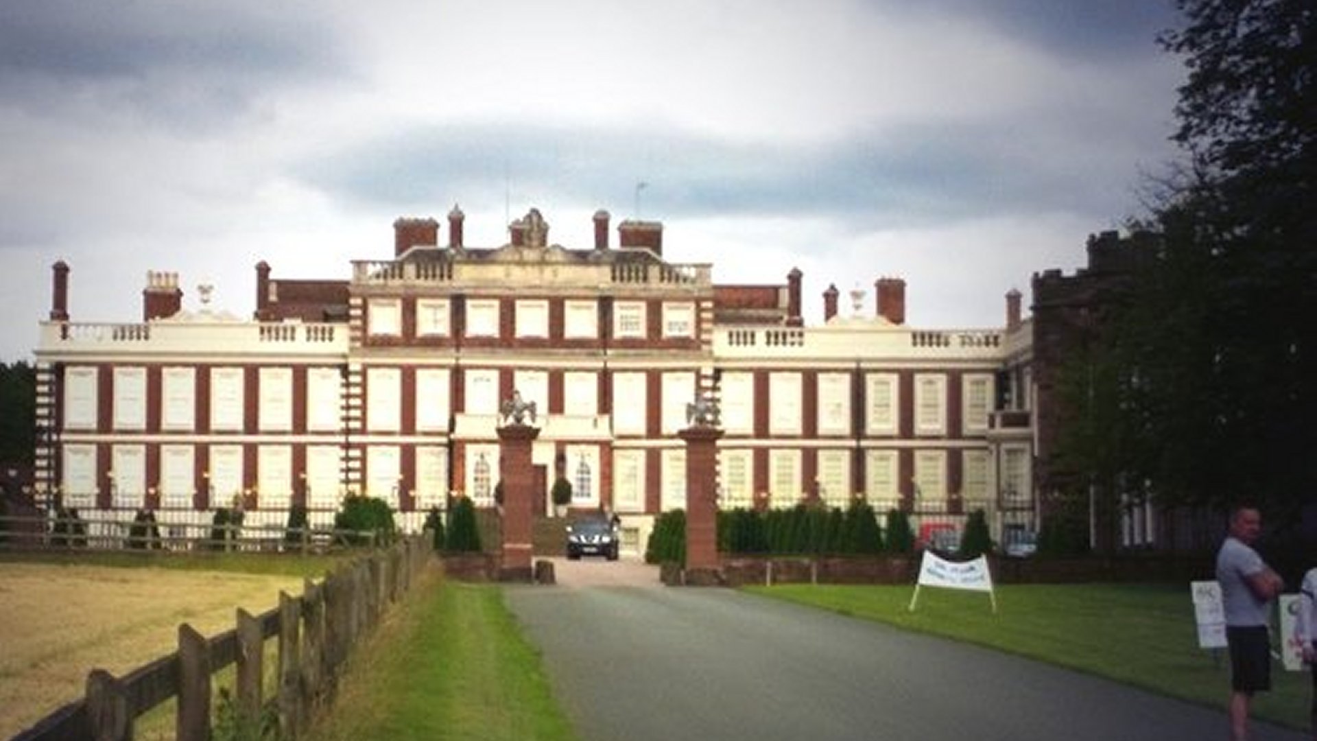 Knowsley_Hall300.jpg